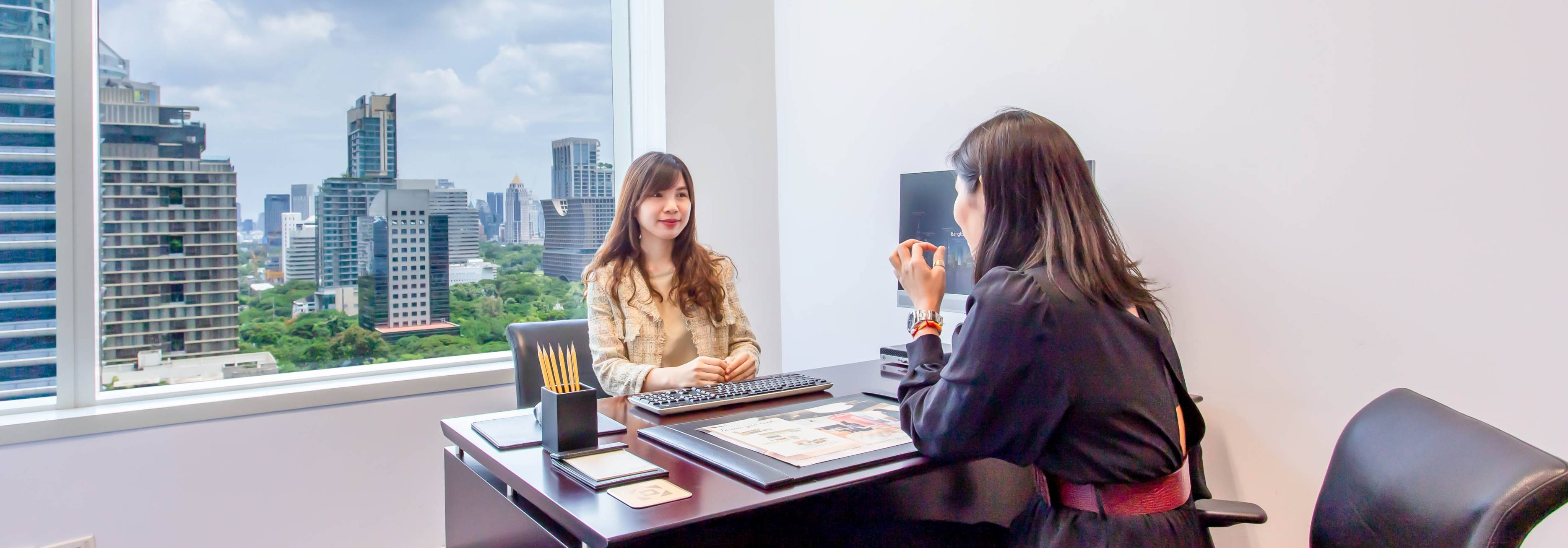 thailand-servcorp-coworking-hot-desk-officespace.jpg