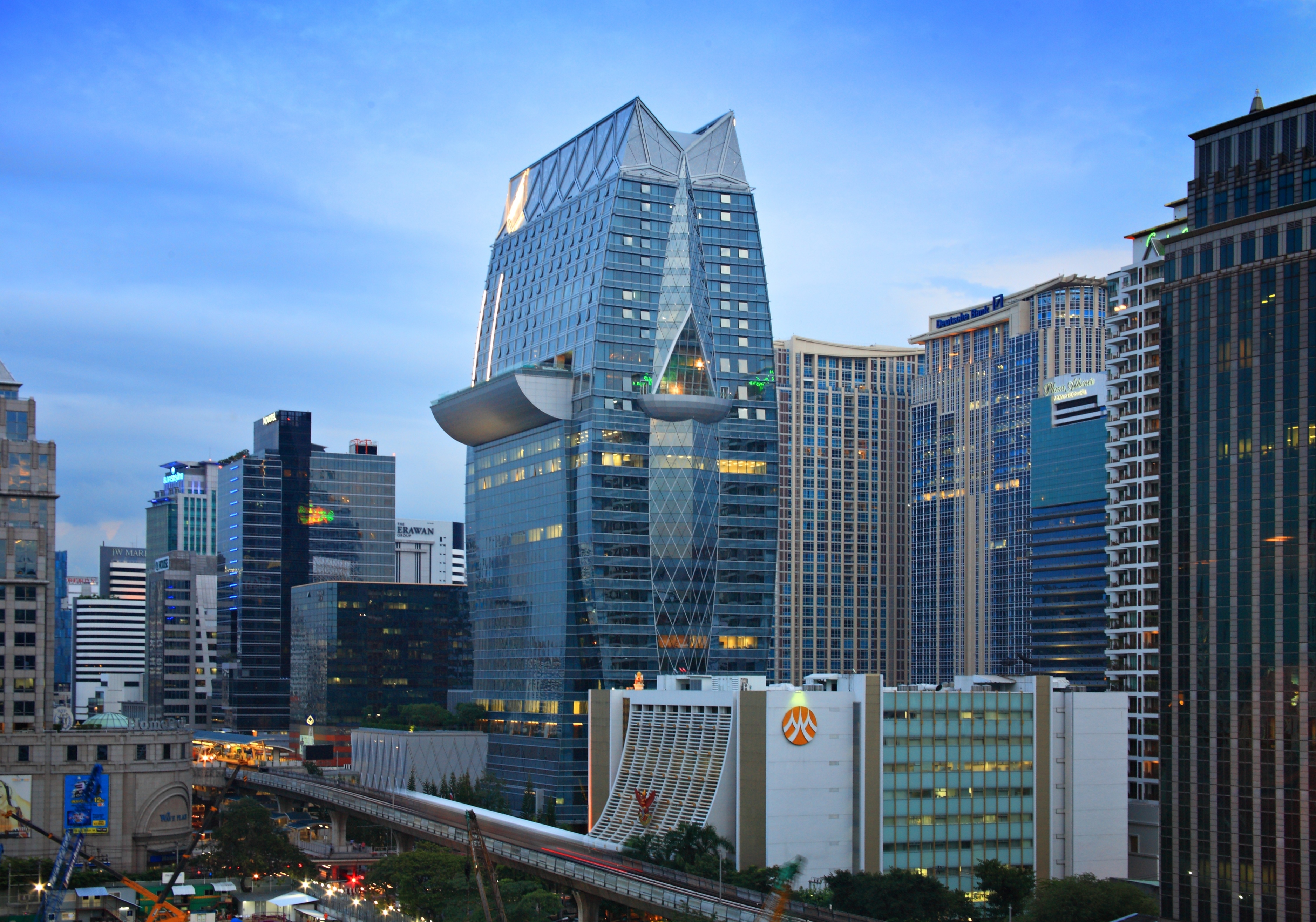 park-ventures-ecoplex-bangkok-skyline.jpg